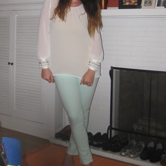 Meet your Posher! - Picture 5 of 6